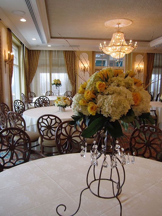 Yellow and White and Gold: Overbrook Golf Club, Tish Long Flowers